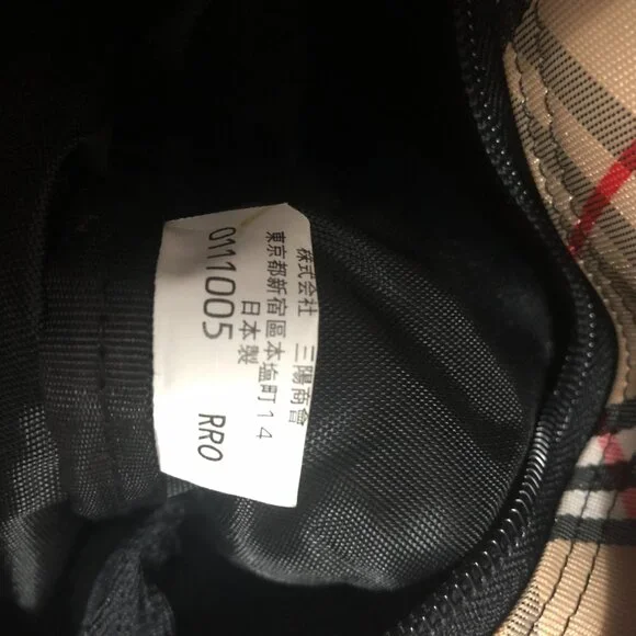 NWT BURBERRY Blue Label Japan Exclusive Nylon & Leather Tote RARE Deadstock - Picture 13 of 13